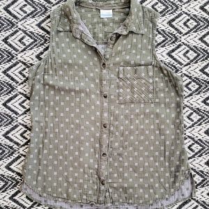 Columbia sleeveless button up